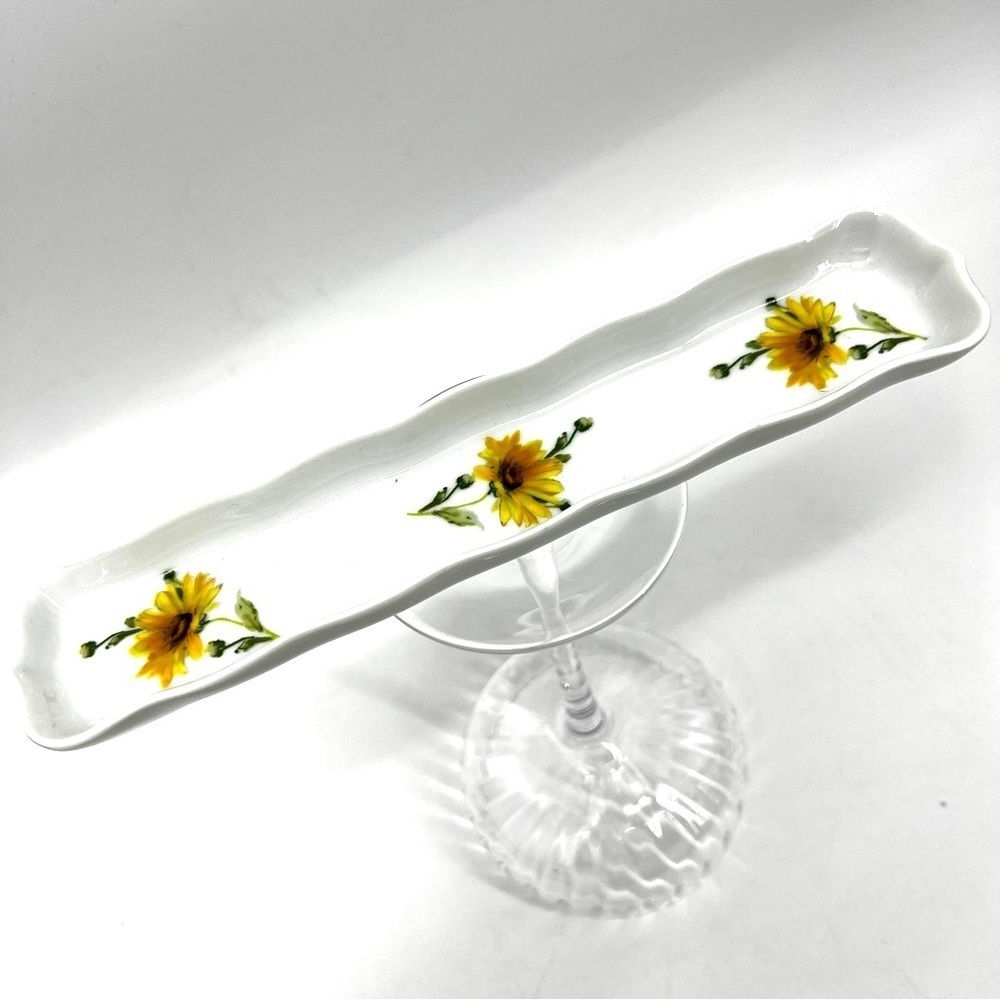 Limoges Fine Porcelain China Trinket Jewelry Pen eyeglass Floral Daisy Dish Tray